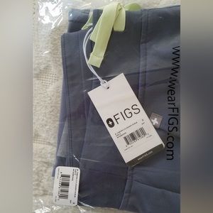 FIGS ZAMARO JOGGER SCRUB PANT IN SPACE NAVY.